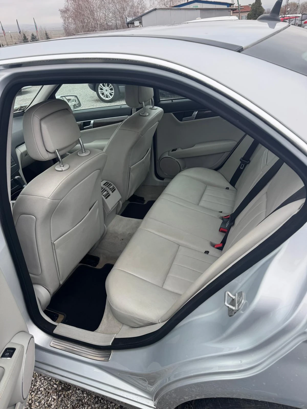 Mercedes-Benz C 220 CDI, снимка 8 - Автомобили и джипове - 54095900