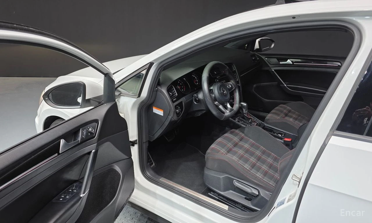 VW Golf * 2.0GTI* EXTREME EDITION* DSG* ПАНОРАМА* ПОДГРЕВ*, снимка 10 - Автомобили и джипове - 54497433