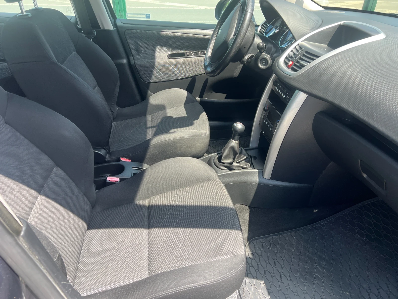 Peugeot 207 1.6, снимка 10 - Автомобили и джипове - 54666791