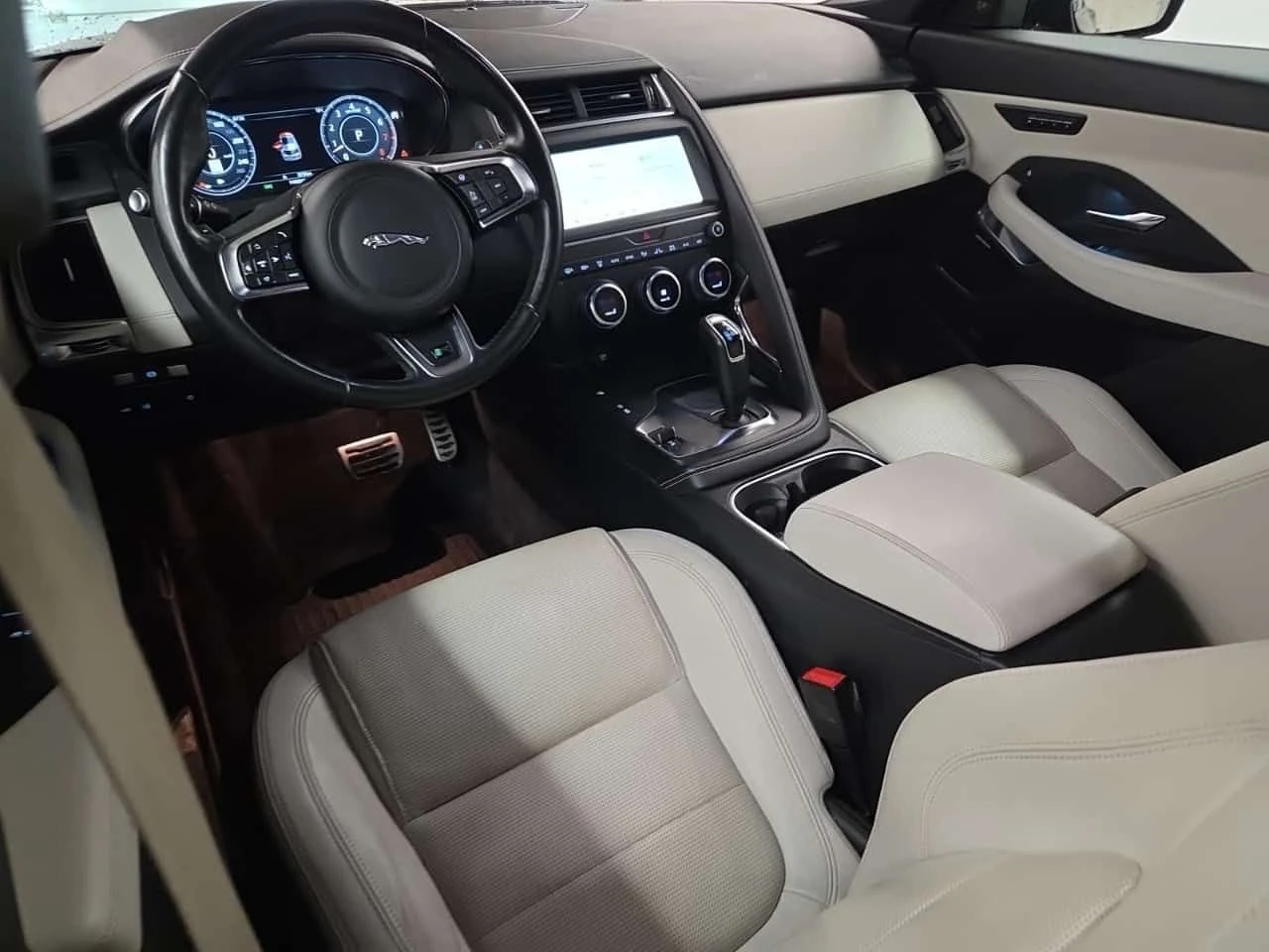 Jaguar E-pace * P300 AWD R Dynamic SE* АВТОКРЕДИТ* , снимка 8 - Автомобили и джипове - 54993001
