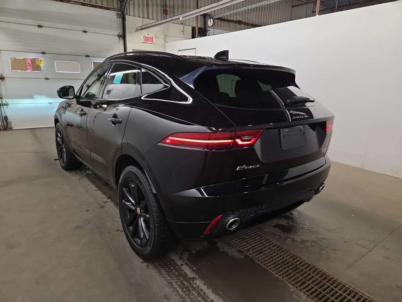 Jaguar E-pace * P300 AWD R Dynamic SE* АВТОКРЕДИТ* , снимка 2 - Автомобили и джипове - 54993001