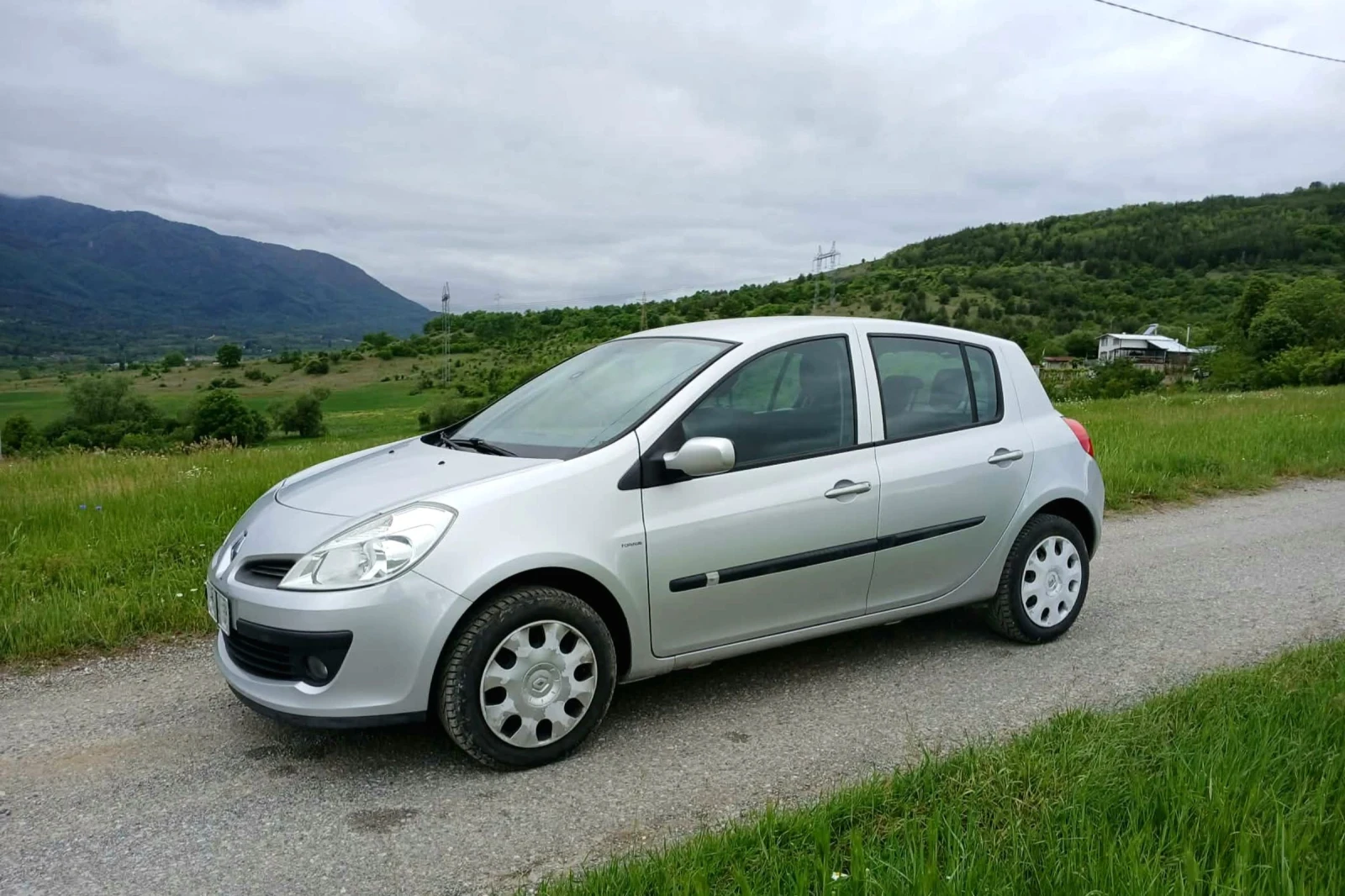 Renault Clio 1.5DCI 86кс. , снимка 3 - Автомобили и джипове - 55514064