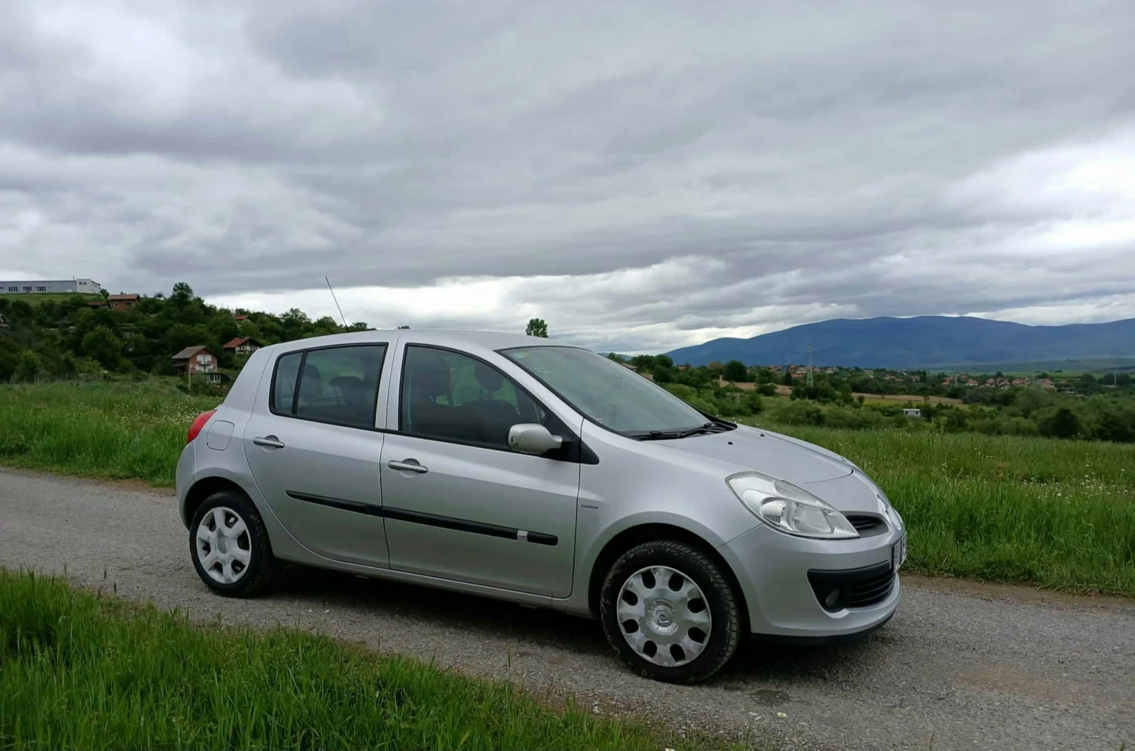 Renault Clio 1.5DCI 86кс. , снимка 2 - Автомобили и джипове - 55514064