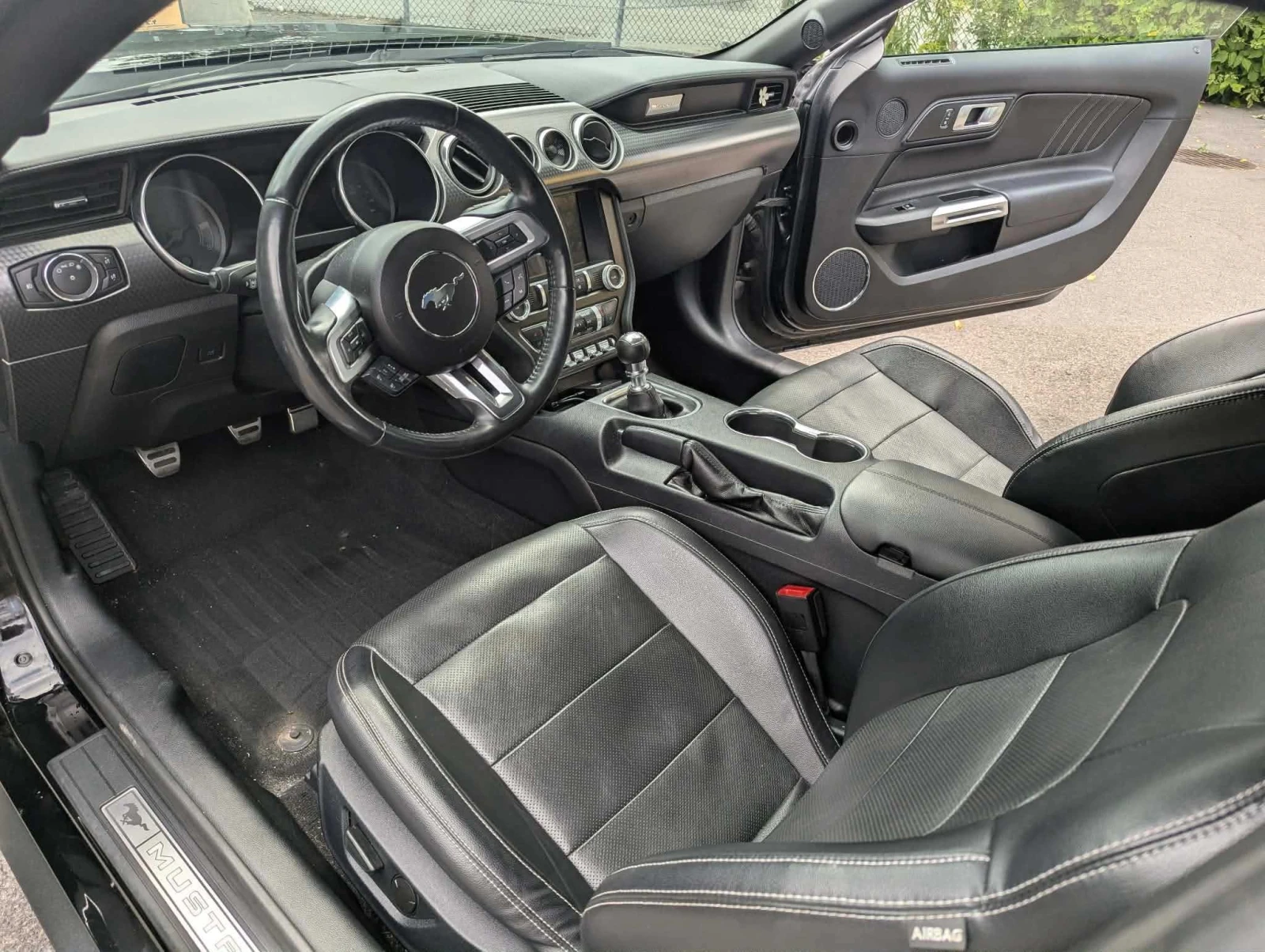 Ford Mustang * GT Premium Fastback * CARFAX * ����� �� �������� | Mobile.bg � ����������� 12