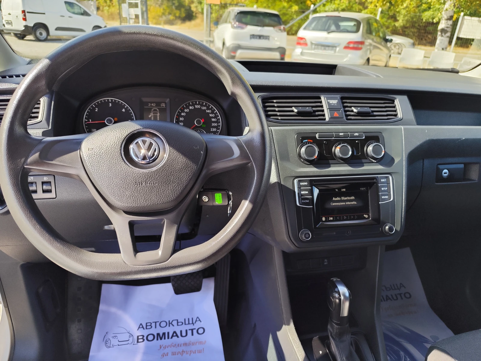 VW Caddy 2.0TDi/BUSINESS/АВОМАТИК/ KLIMA/2MECTA/EURO6D/, снимка 9 - Автомобили и джипове - 56193522