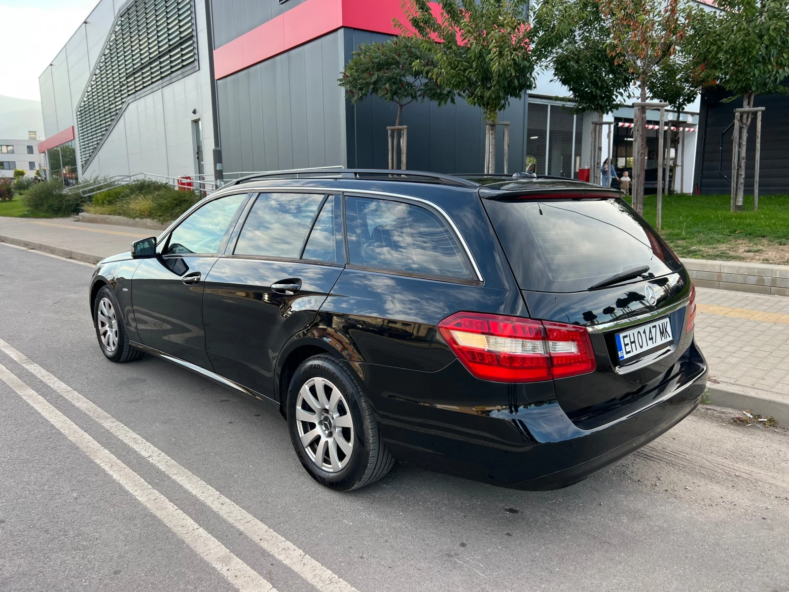 Mercedes-Benz E 220 136hp, снимка 5 - Автомобили и джипове - 56321927