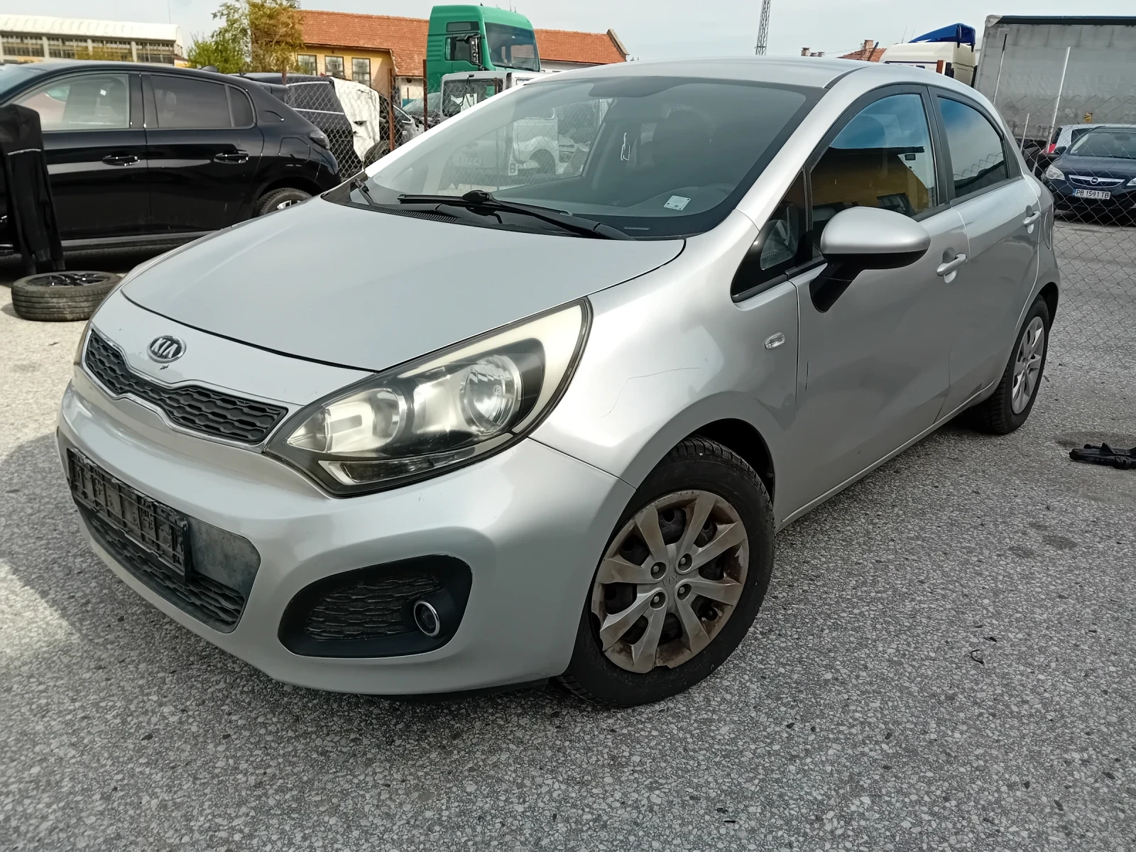 Kia Rio 1.25, снимка 2 - Автомобили и джипове - 56519583