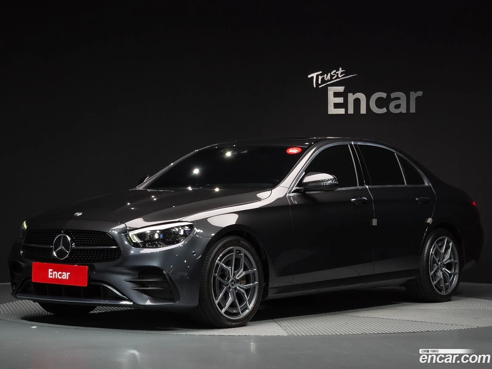 Mercedes-Benz E 220 E220d 4MATIC AMG Line