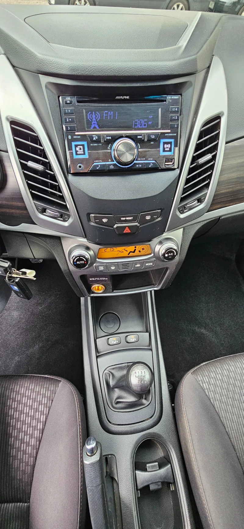 SsangYong Korando  2.0 e-XDI 4WD, снимка 9 - Автомобили и джипове - 49458320