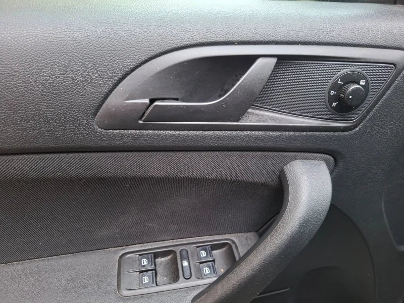 Skoda Yeti, снимка 12 - Автомобили и джипове - 52150731