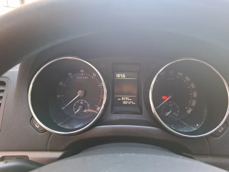 Skoda Yeti, снимка 10 - Автомобили и джипове - 52150731