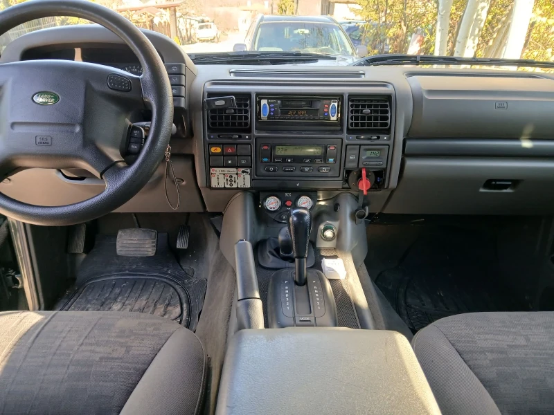 Land Rover Discovery 4.0 бензин два блокажа, снимка 11 - Автомобили и джипове - 51999150