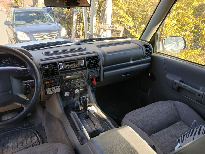 Land Rover Discovery 4.0 бензин два блокажа, снимка 13 - Автомобили и джипове - 51999150