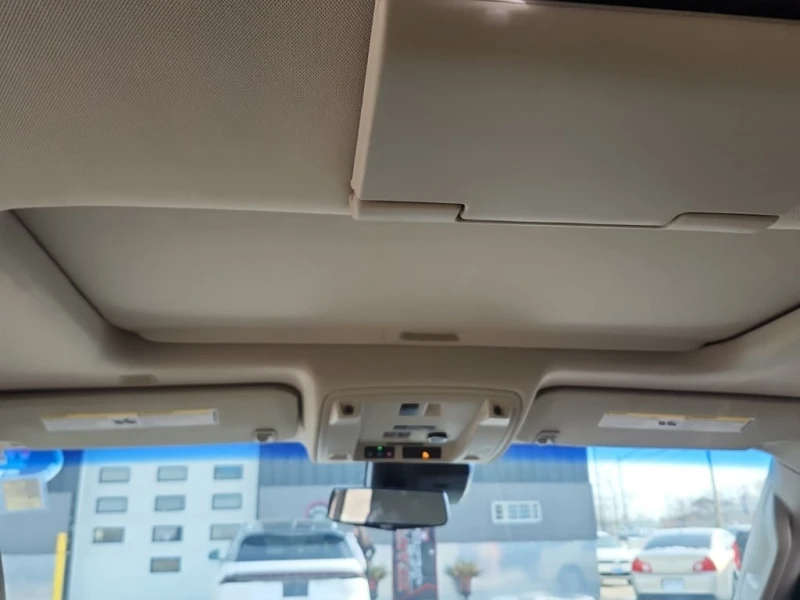 Cadillac Escalade * PREMIUM LUXURY * CARFAX * БЕЗ ПЪРВОНАЧАЛНА ВНОСК, снимка 12 - Автомобили и джипове - 52874234