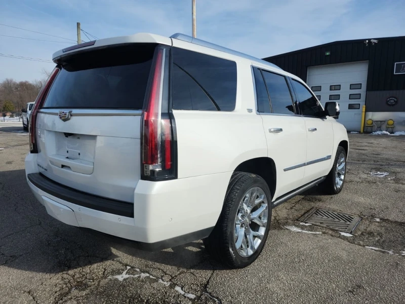 Cadillac Escalade * PREMIUM LUXURY * CARFAX * БЕЗ ПЪРВОНАЧАЛНА ВНОСК, снимка 3 - Автомобили и джипове - 52874234