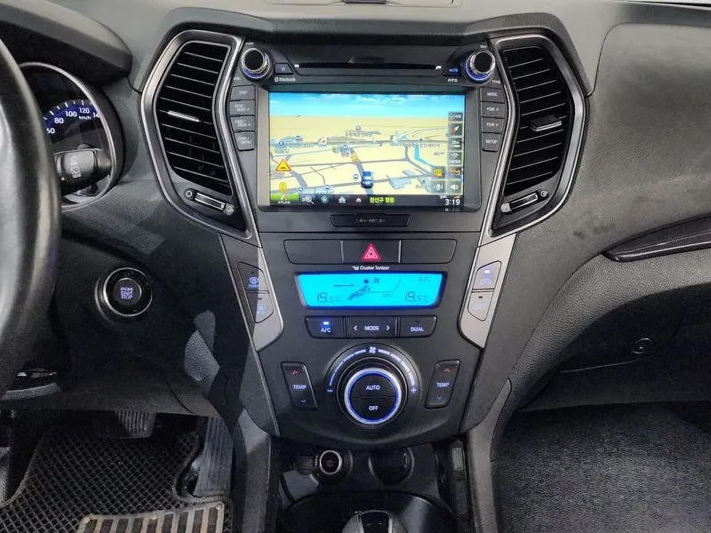 Hyundai Santa fe 2.0 CRDi 4WD - САМО 30% АВАНС, снимка 14 - Автомобили и джипове - 56159103