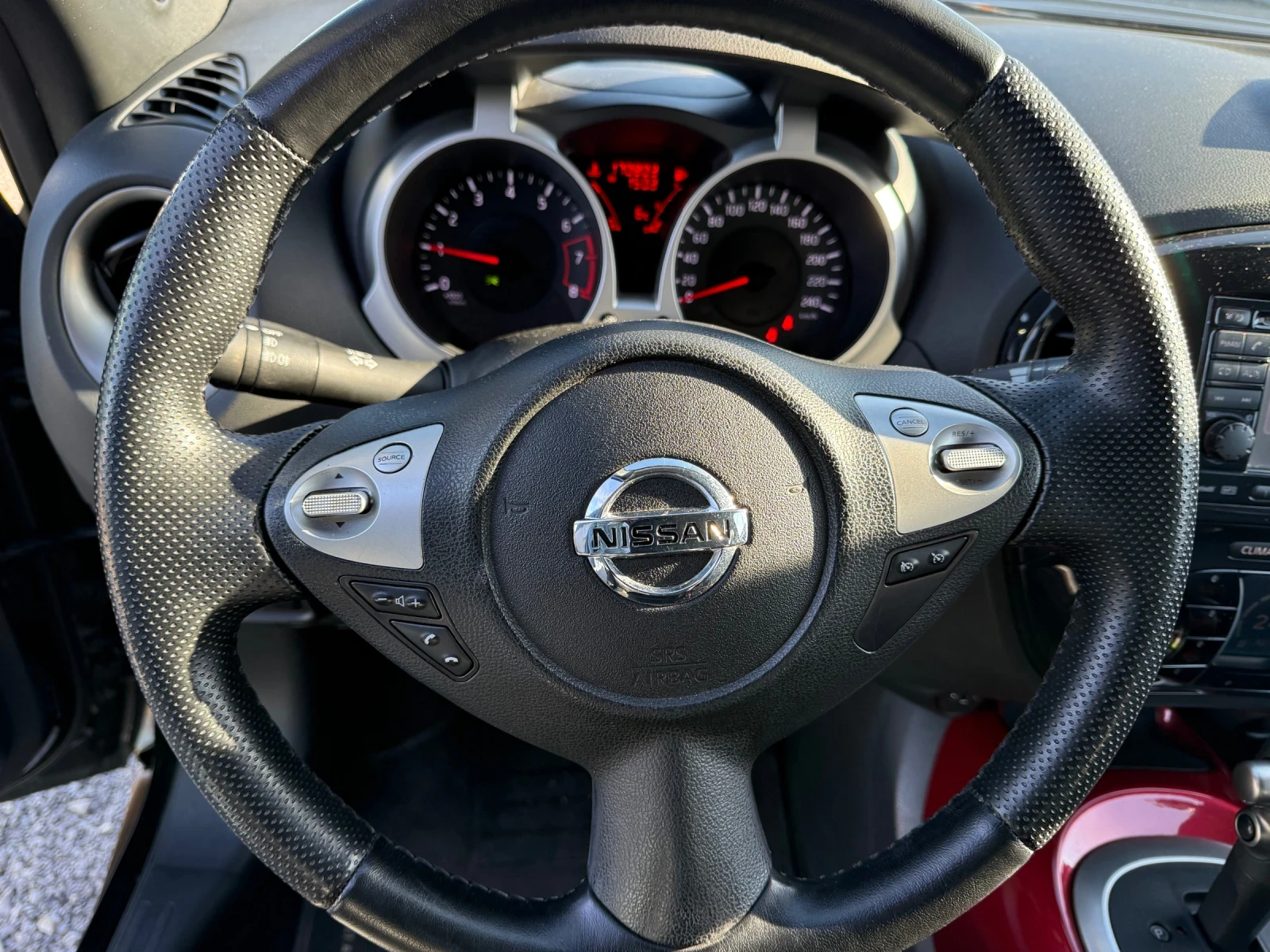 Nissan Juke 1.6, 117кс, нов внос, камера, снимка 13 - Автомобили и джипове - 54096871