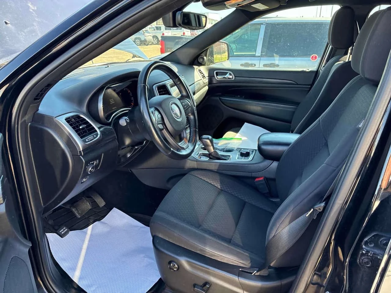 Jeep Grand cherokee * Upland * АВТОКРЕДИТ БЕЗ ПЪРВОНАЧАЛНА ВНОСКА* , снимка 5 - Автомобили и джипове - 55746806