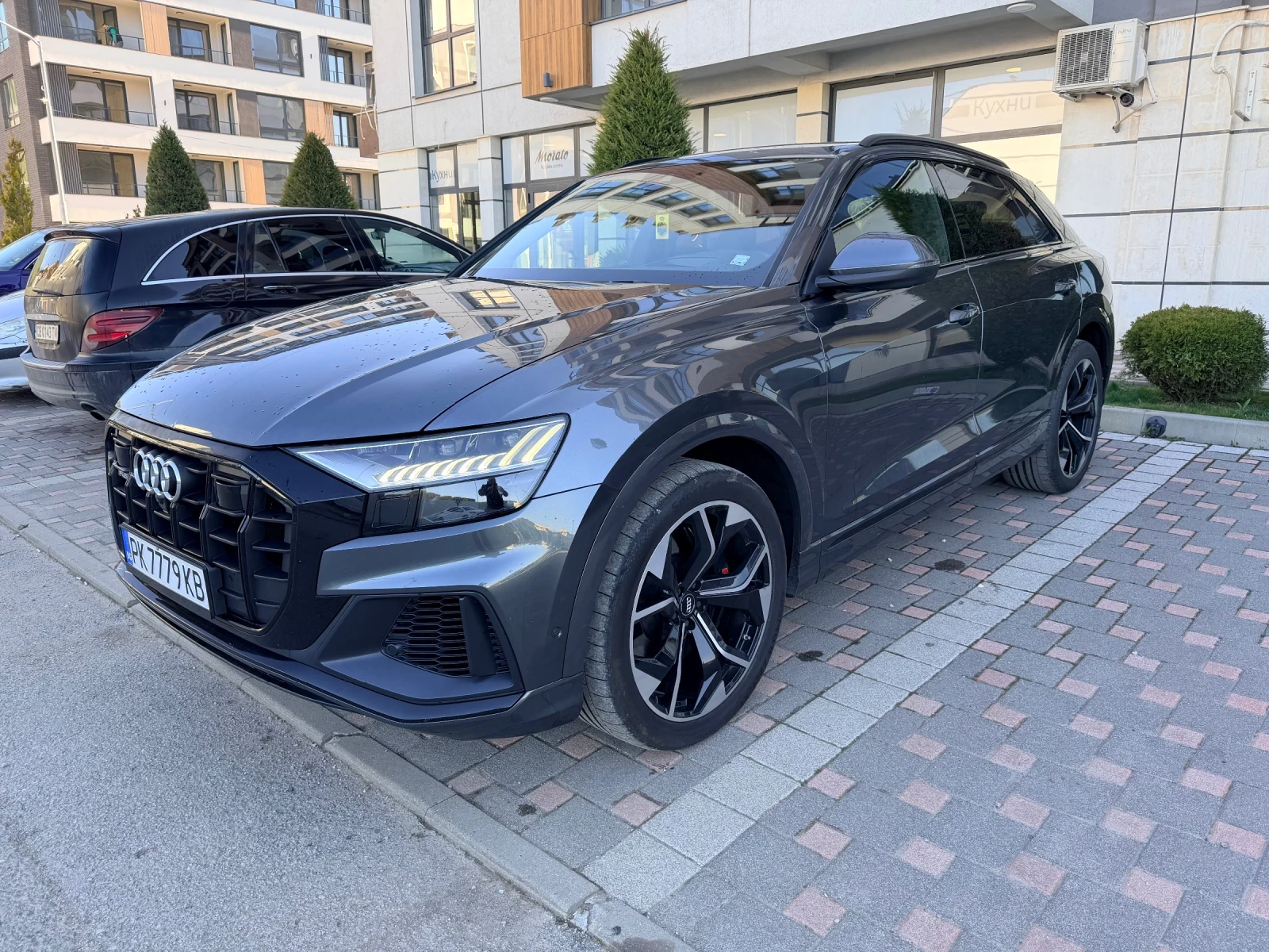 Audi SQ8, снимка 3 - Автомобили и джипове - 56610335