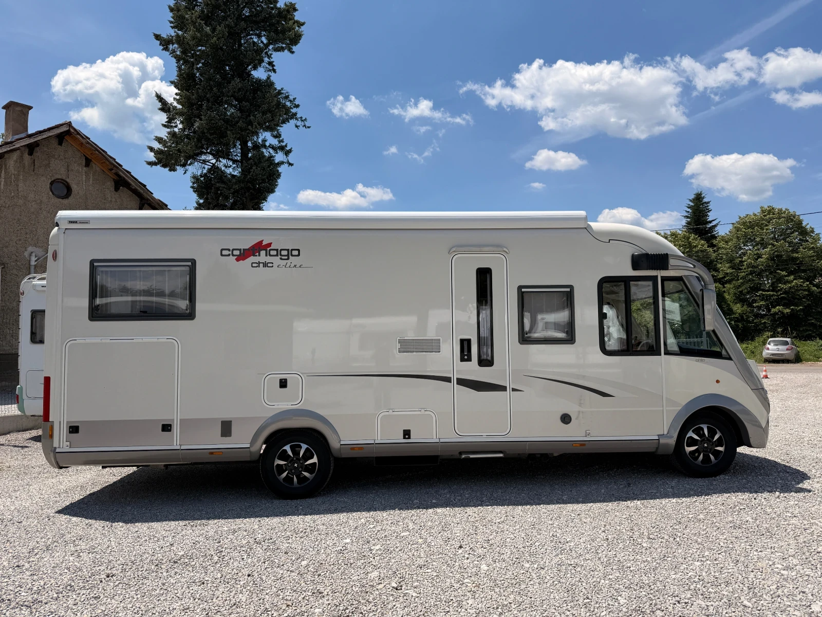Кемпер Carthago Chic E-line I51 LE Двоен под, Аlde!, снимка 4 - Каравани и кемпери - 54984772