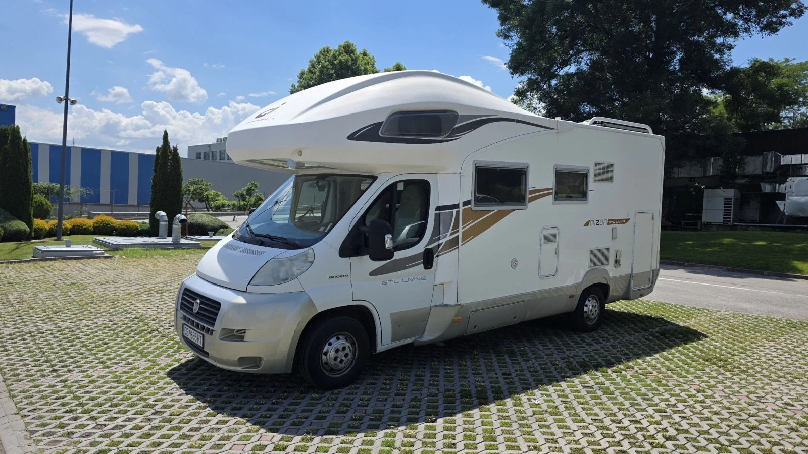 Кемпер ROLLER TEAM GTL LIVING MIZAR, снимка 3 - Каравани и кемпери - 55055405