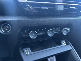 Citroen C4 НОВ!/1.2HEV/145HP/MAX/CAM/LED/NAVI/ACC/CPLAY/136q, снимка 11