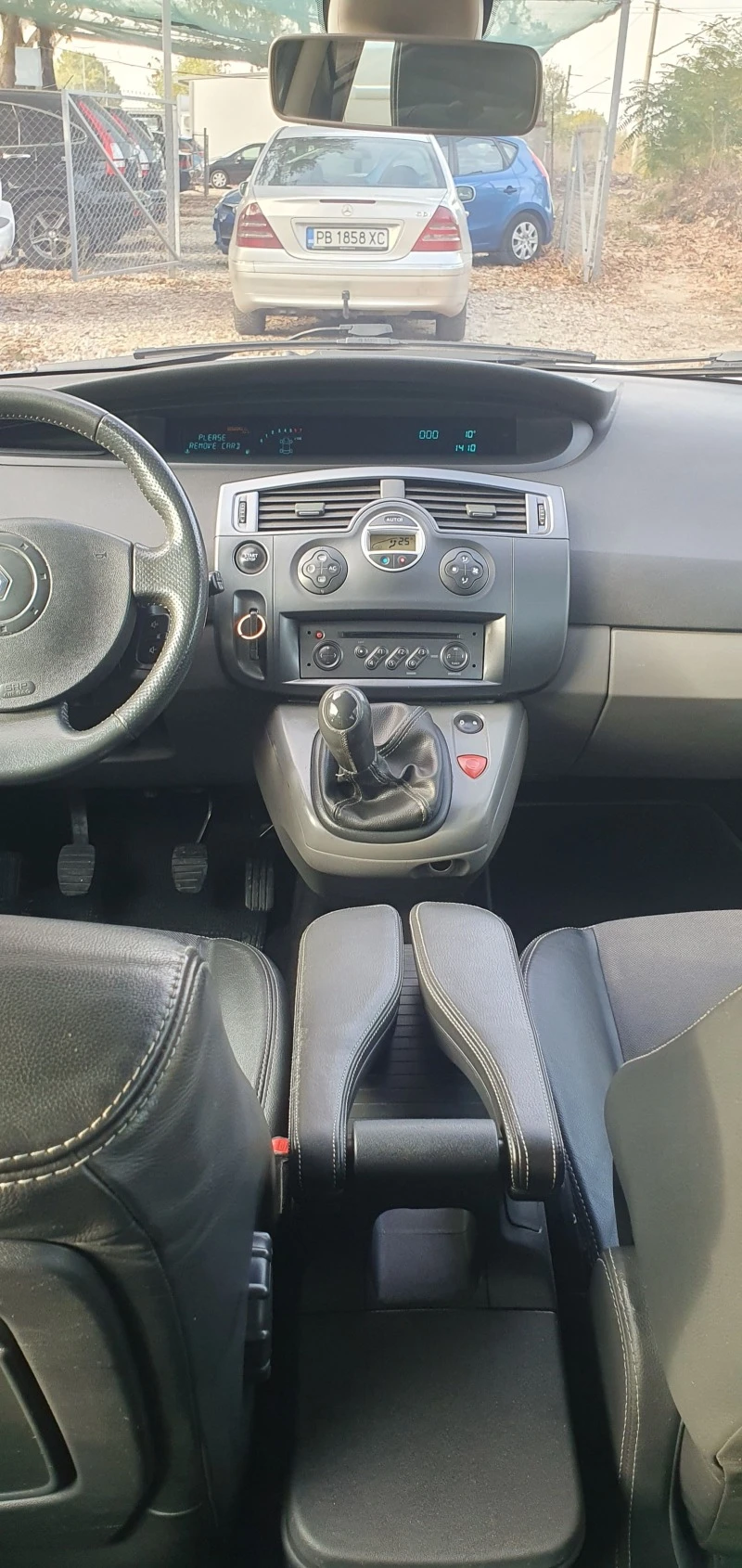 Renault Scenic 1.6 бензин 111к.с. , снимка 13 - Автомобили и джипове - 43442527