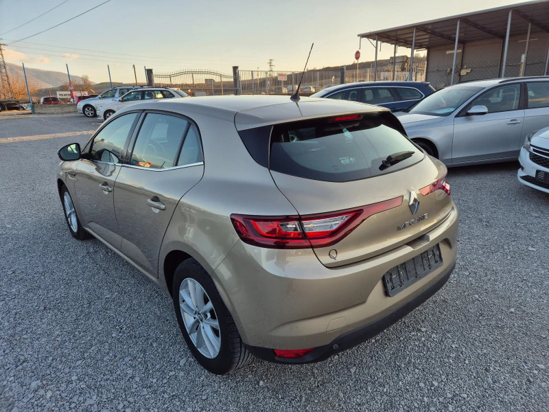 Renault Megane 1.5 DCI, снимка 6 - Автомобили и джипове - 46355834