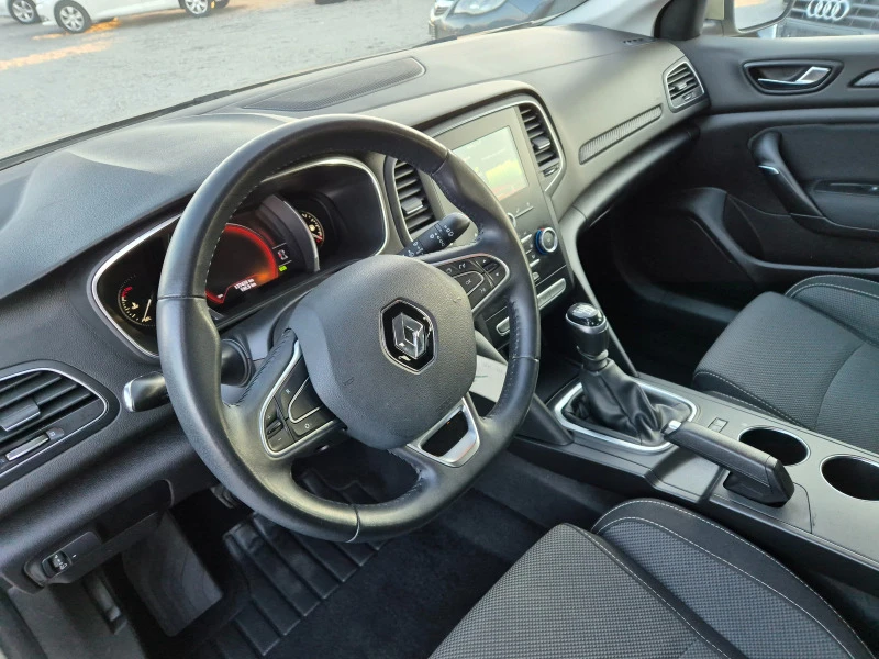 Renault Megane 1.5 DCI, снимка 9 - Автомобили и джипове - 46355834