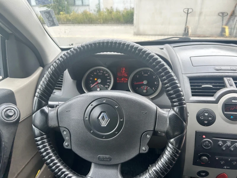 Renault Megane, снимка 6 - Автомобили и джипове - 47486358