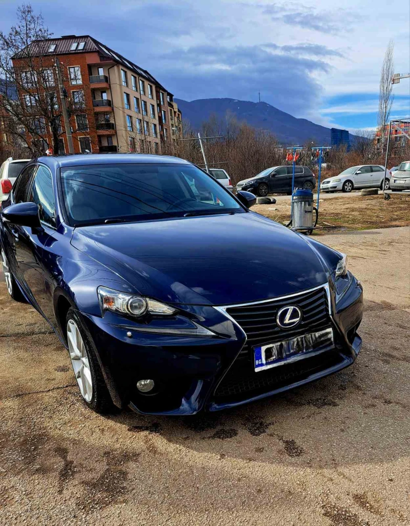 Lexus IS 300 300H, снимка 2 - Автомобили и джипове - 47635591