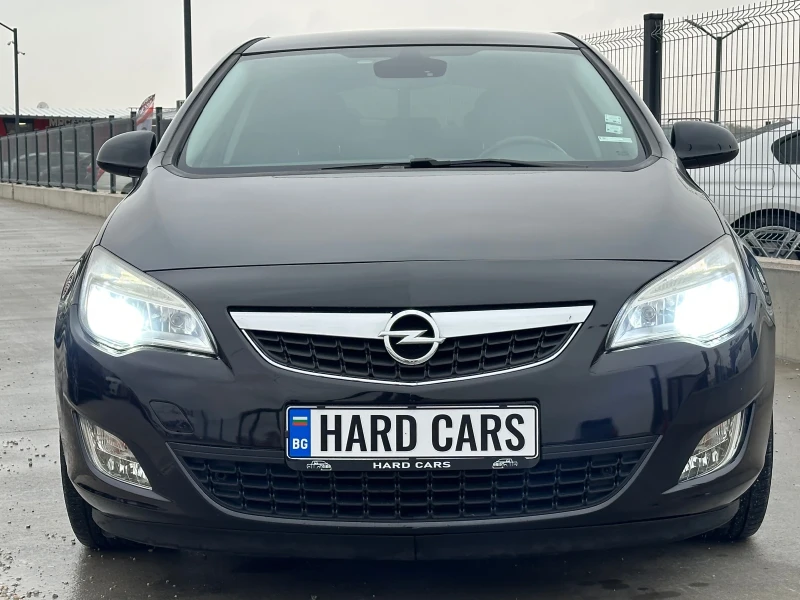 Opel Astra 1.7CDTI* * 2012г* РЪЧКА* Регистриран* , снимка 2 - Автомобили и джипове - 47961864