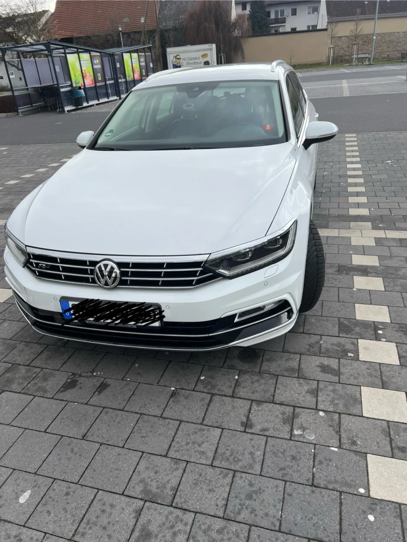 VW Passat Variant Highline BM Techn. 2.0l TDI SCR R-line, снимка 1 - Автомобили и джипове - 48732723