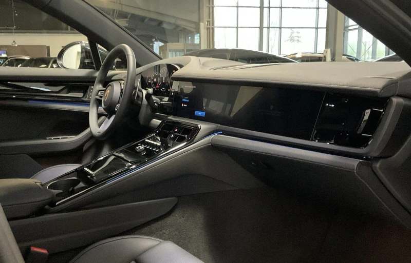 Porsche Panamera 4/354HP/PANO/360/4+ 1/SPUR/BOSE/AKH/ACC/135v, снимка 8 - Автомобили и джипове - 49722349
