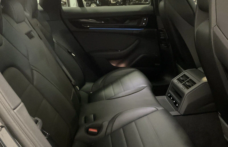Porsche Panamera 4/354HP/PANO/360/4+ 1/SPUR/BOSE/AKH/ACC/135v, снимка 9 - Автомобили и джипове - 49722349