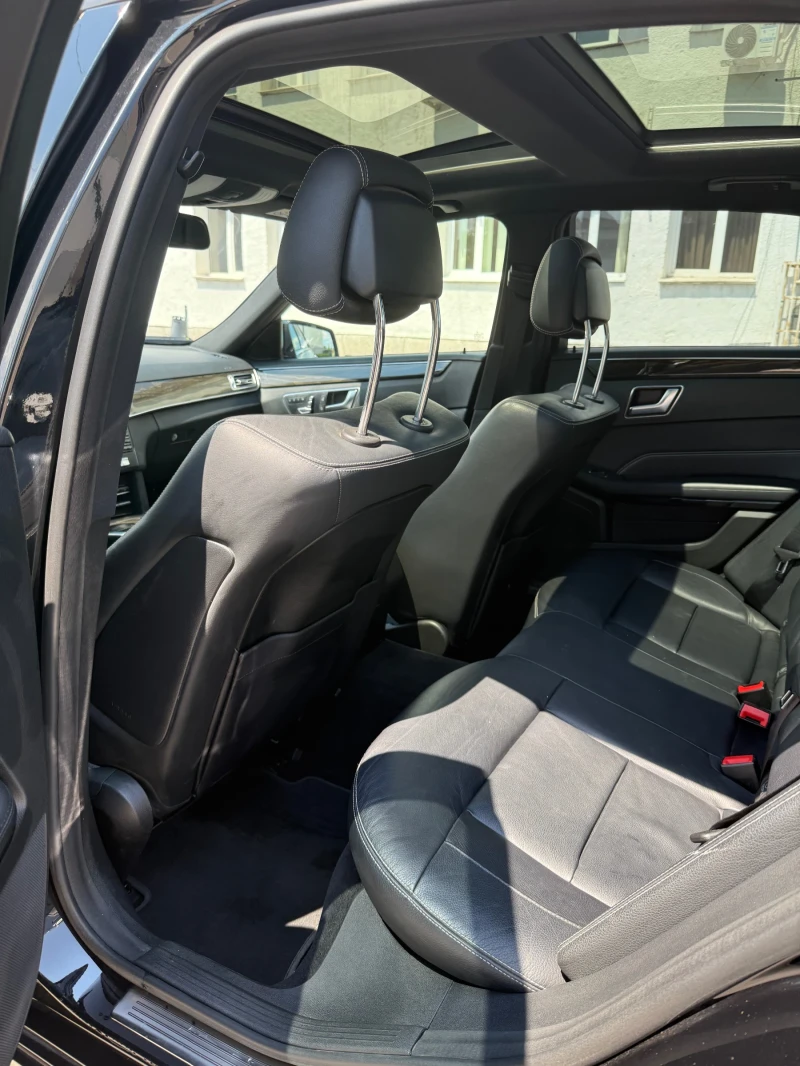 Mercedes-Benz E 350 AMG / 9G-Tronic / Панорама / 360 Камери /Park Asis, снимка 12 - Автомобили и джипове - 51257114