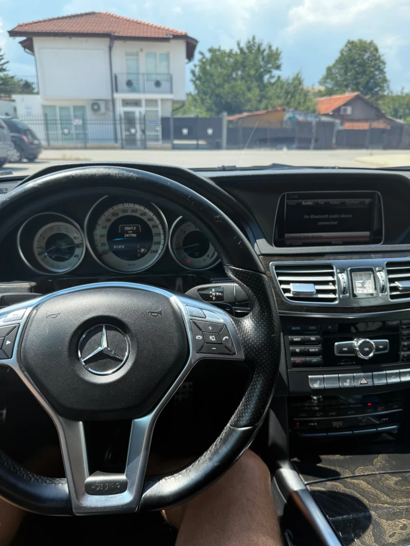 Mercedes-Benz E 350 AMG / 9G-Tronic / Панорама / 360 Камери /Park Asis, снимка 15 - Автомобили и джипове - 51257114