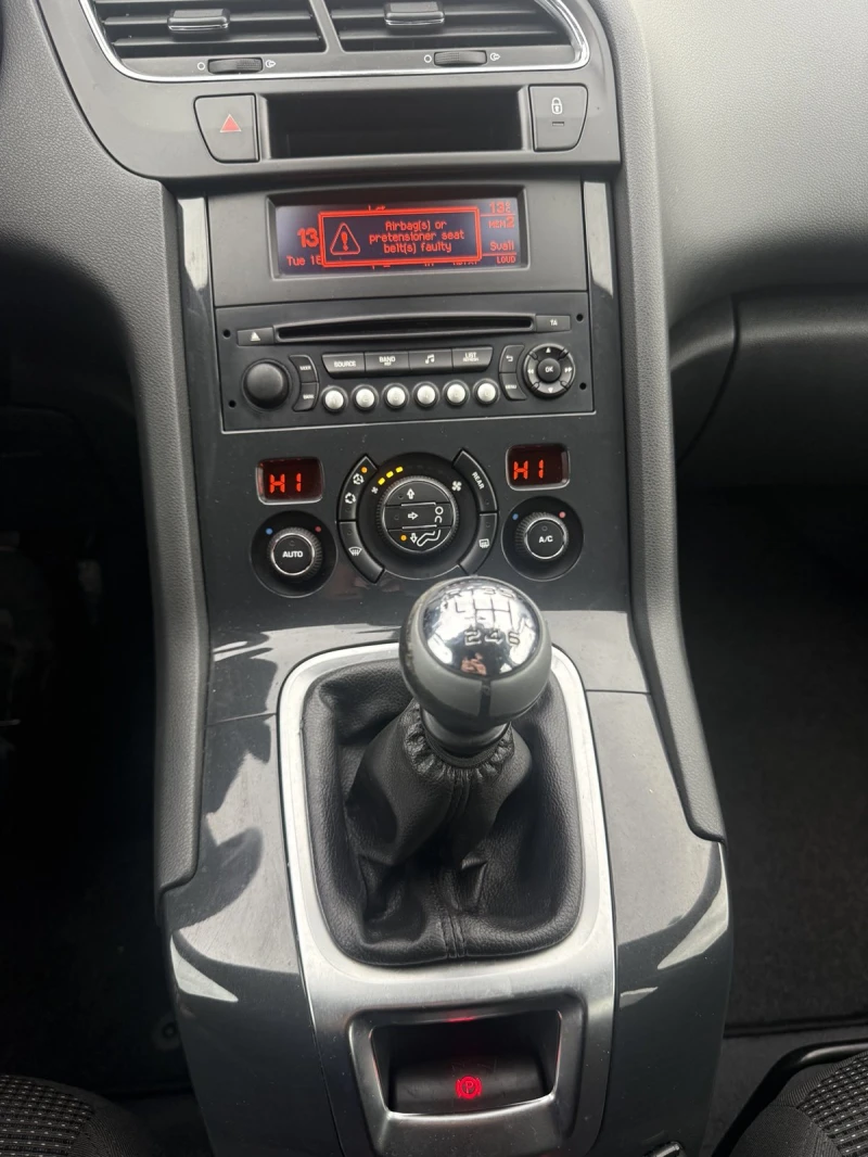 Peugeot 5008 1.6 HDI, снимка 15 - Автомобили и джипове - 52474320