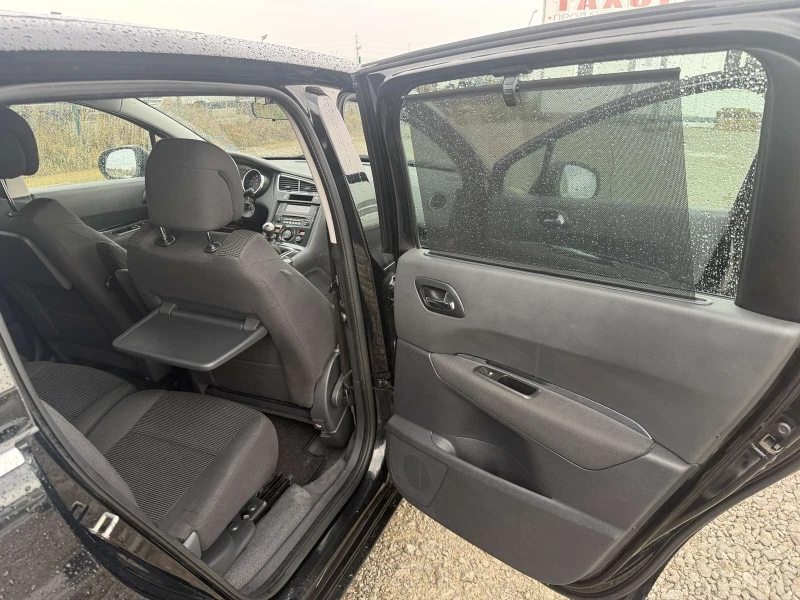 Peugeot 5008 1.6 HDI, снимка 10 - Автомобили и джипове - 52474320