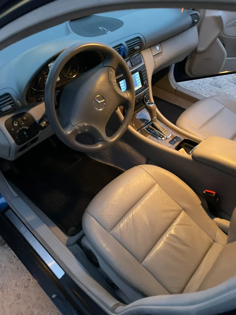 Mercedes-Benz C 320 Facelift, снимка 15 - Автомобили и джипове - 53114829