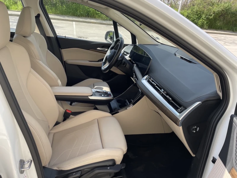 BMW 2 Active Tourer Линия Luxury, снимка 6 - Автомобили и джипове - 53148049