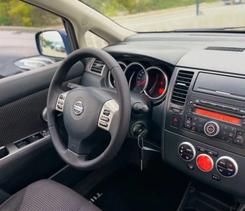 Nissan Tiida, снимка 11 - Автомобили и джипове - 53420785