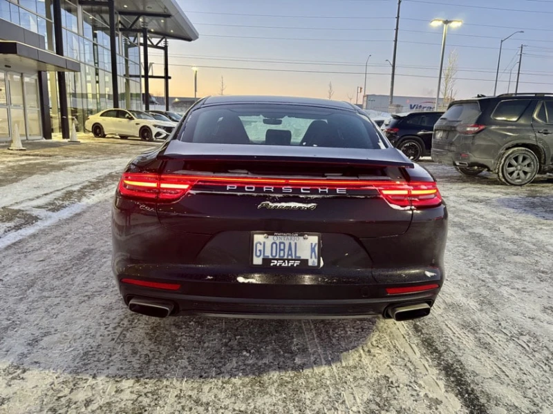 Porsche Panamera * АВТО КРЕДИТ* ЦЕНА ДО БГ * СЕРВИЗНА ИСТОРИЯ * , снимка 4 - Автомобили и джипове - 53496749