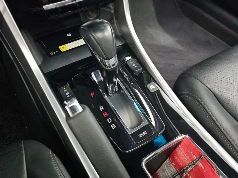 Honda Accord 2.0 Hybrid 9Th Generation, снимка 9 - Автомобили и джипове - 56069463