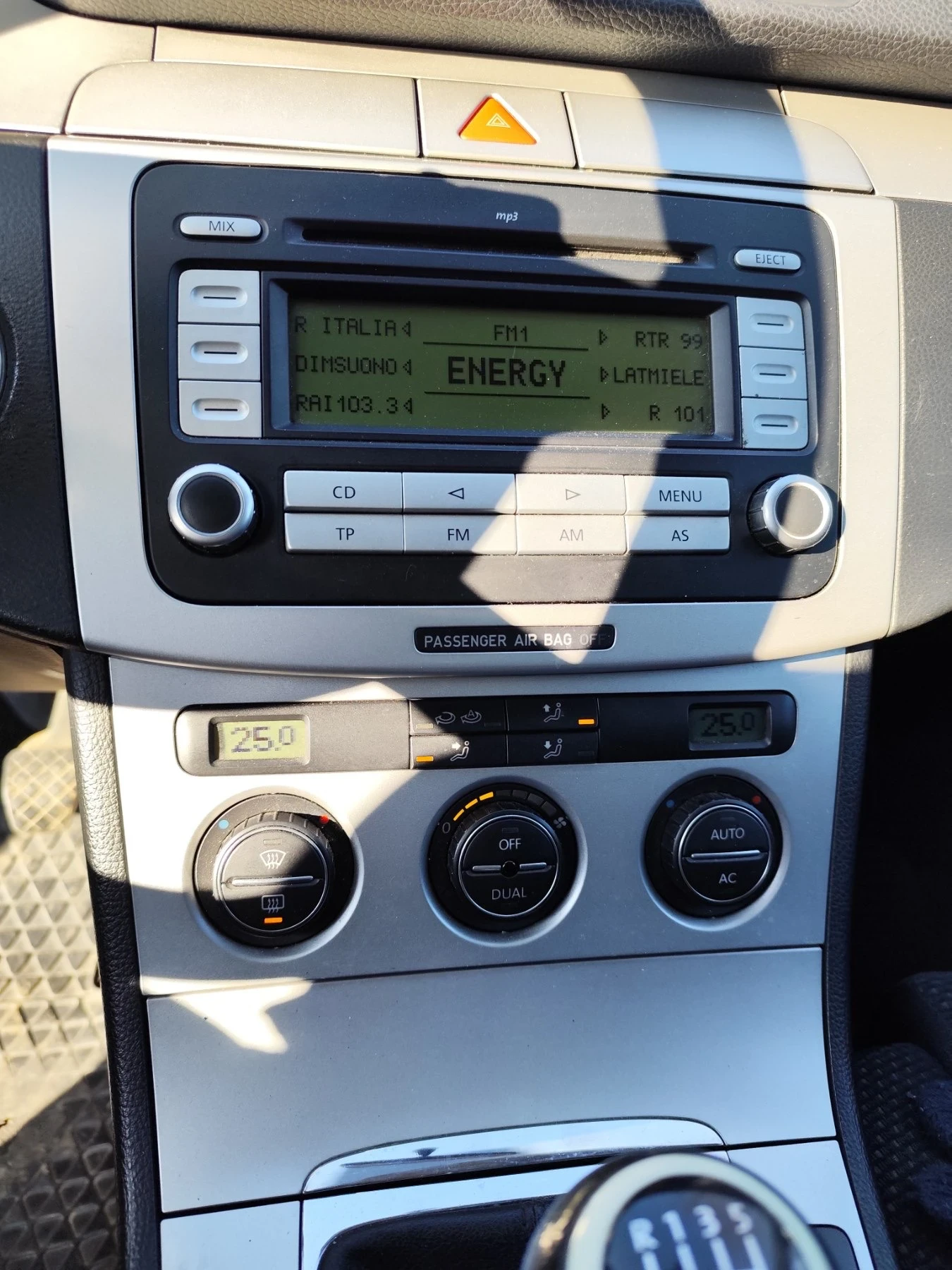 VW Passat 2.0 TDI 8V BMP - 2008г. Обслужен | Mobile.bg — изображение 13