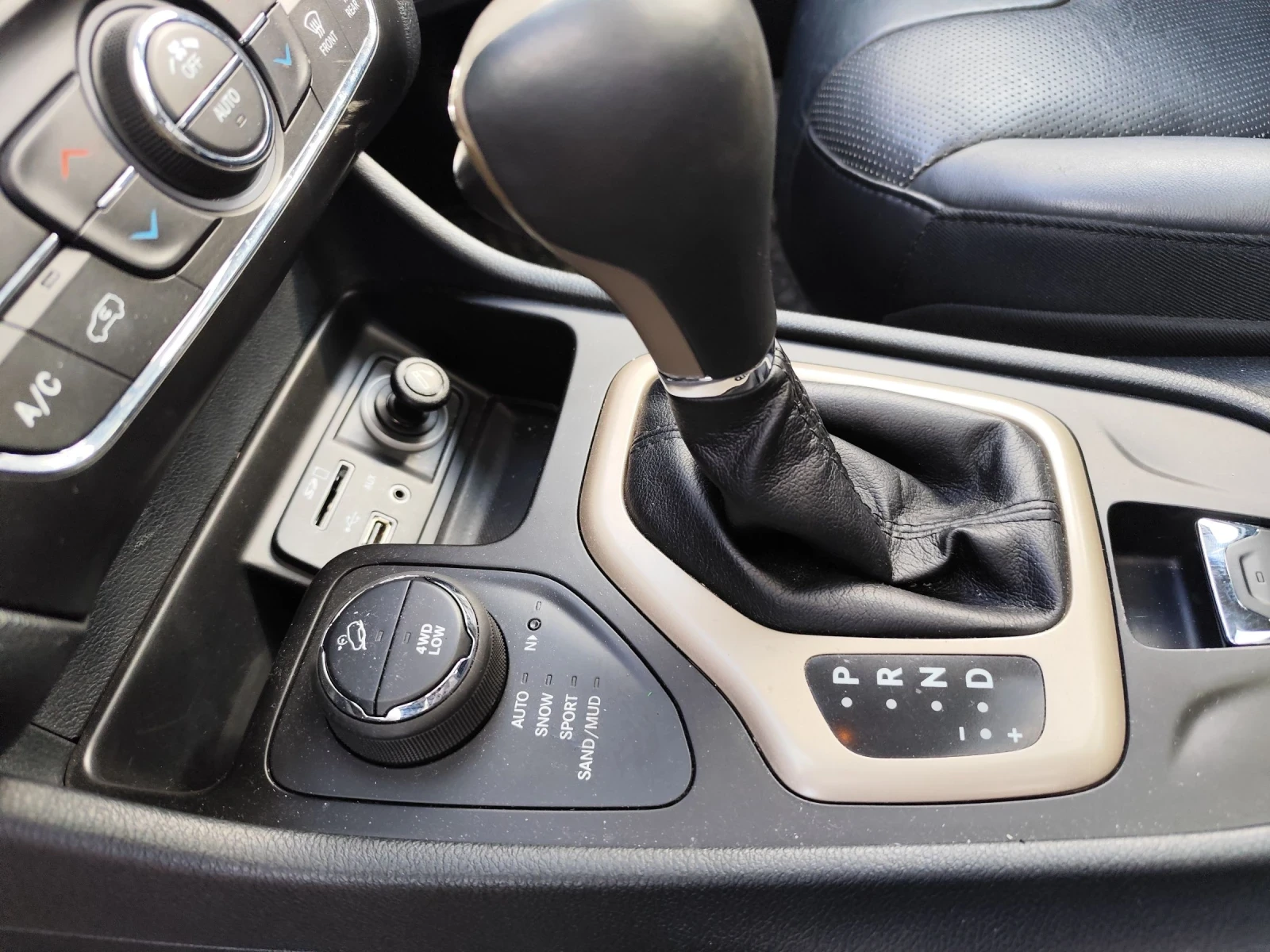 Jeep Cherokee 2.2TD-115�.��!!! | Mobile.bg � ����������� 14