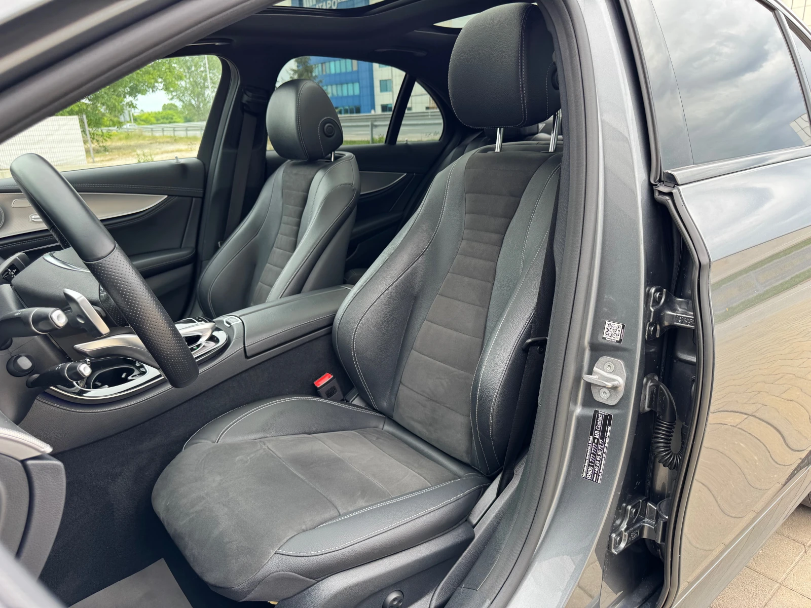Mercedes-Benz E 350 AMG-ПАНОРАМА-BURMASTER-360КАМЕРИ-BURMASTER-BLIND - изображение 10