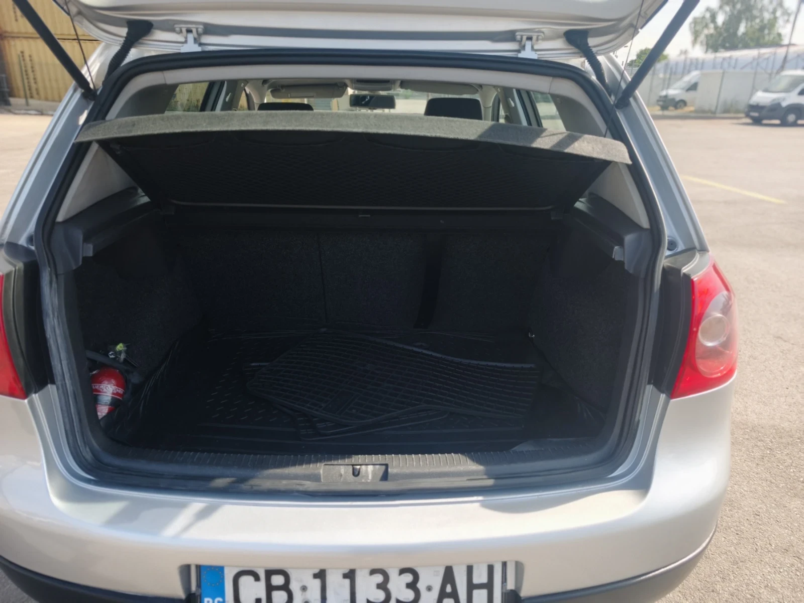 VW Golf 1.9TDI-105к.с Регистриран Обслужен Климатроник  - изображение 7