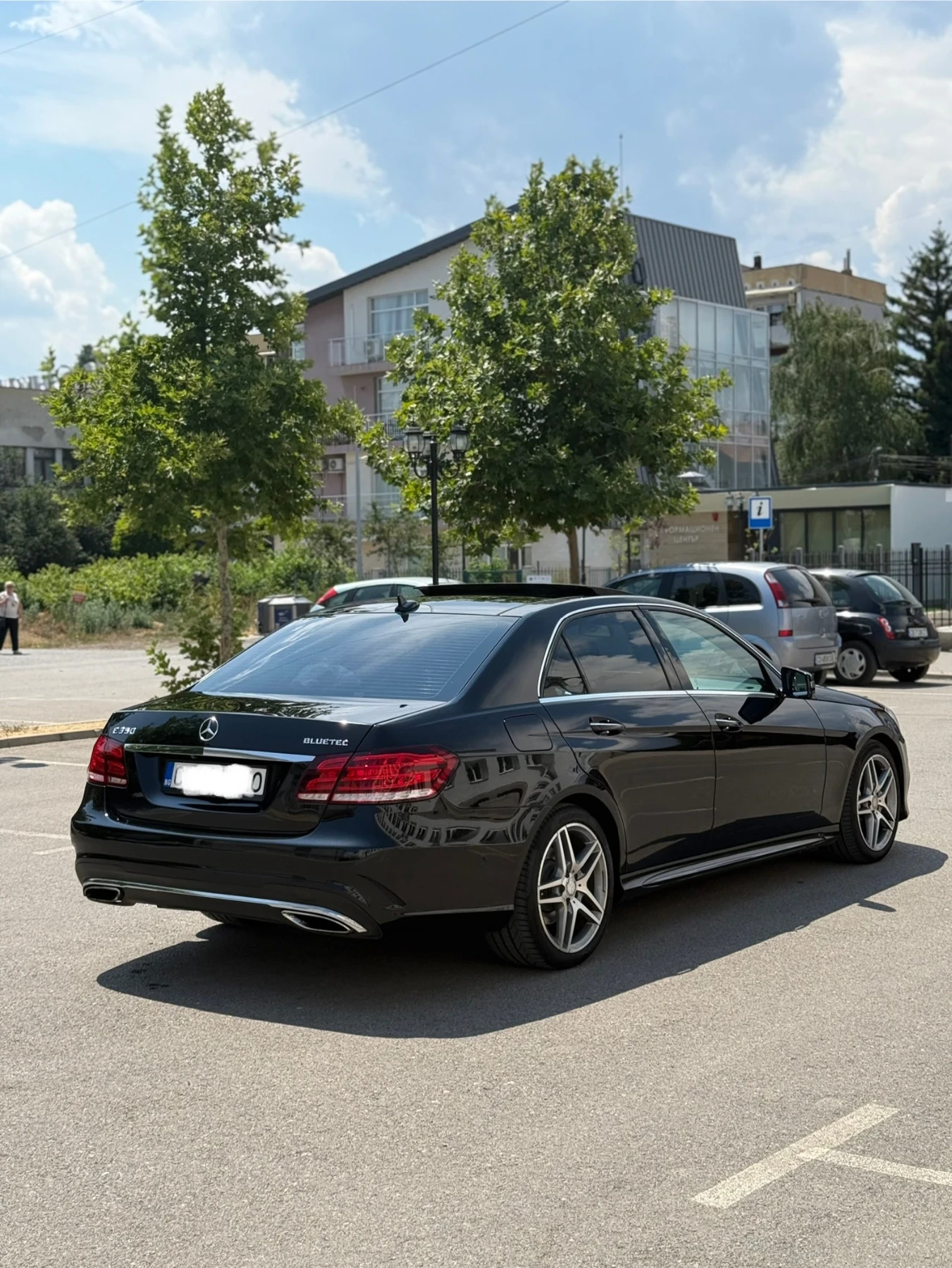 Mercedes-Benz E 350 AMG / 9G-Tronic / Панорама / 360 Камери /Park Asis - изображение 5