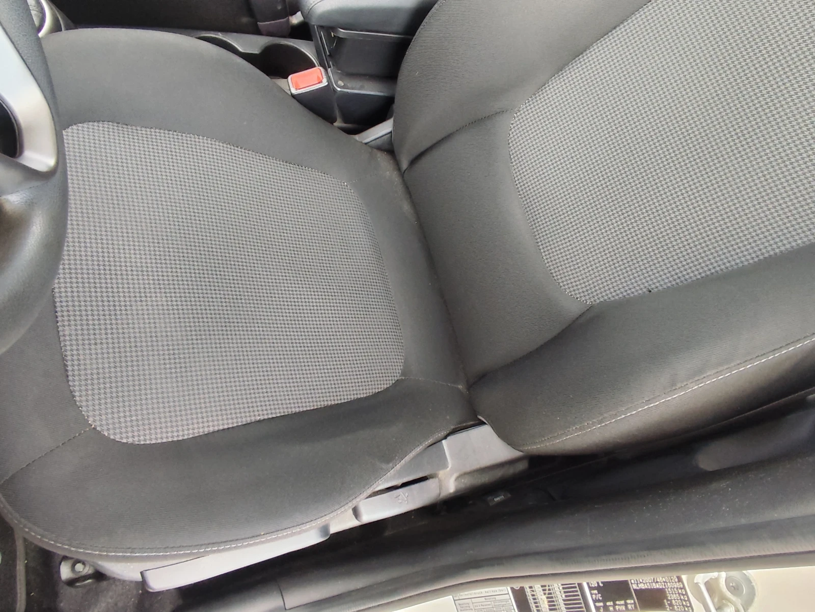 Hyundai I20 1.2i КЛИМА УНИКАТ - изображение 7